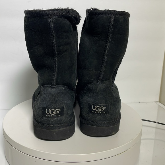 Ugg boots size 7 W see pictures please - Picture 7 of 9